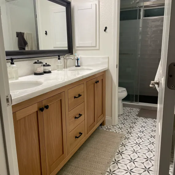 Cabinet Painting & Cabinet Refinishing Services