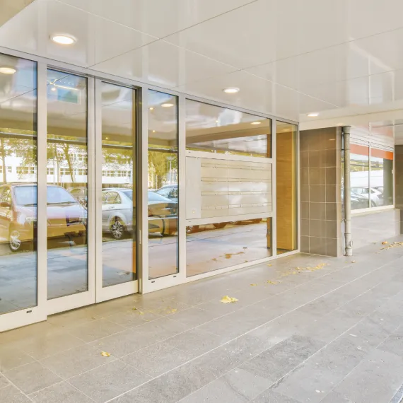 Commercial Painting Services: 1